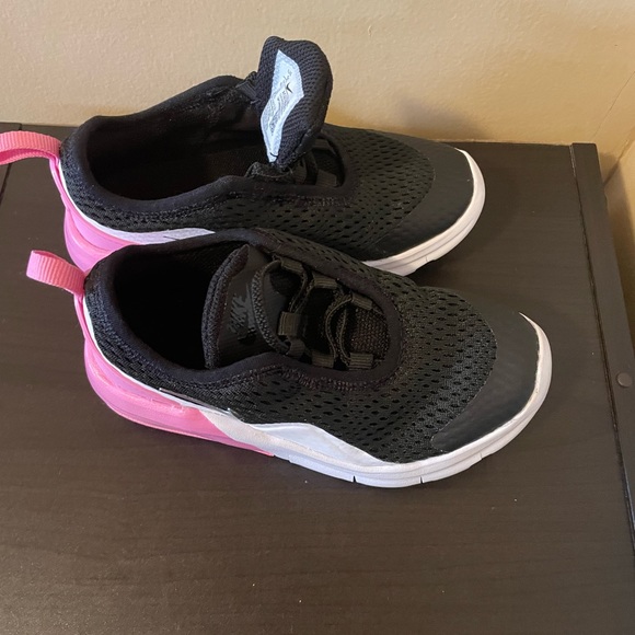 NWOT kids sz 9c Nike’s. Shoes are in great shape and have never been worn! - Picture 2 of 4